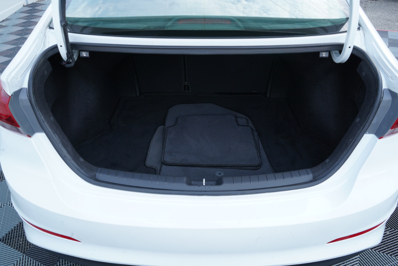 Hyundai Elantra  2018