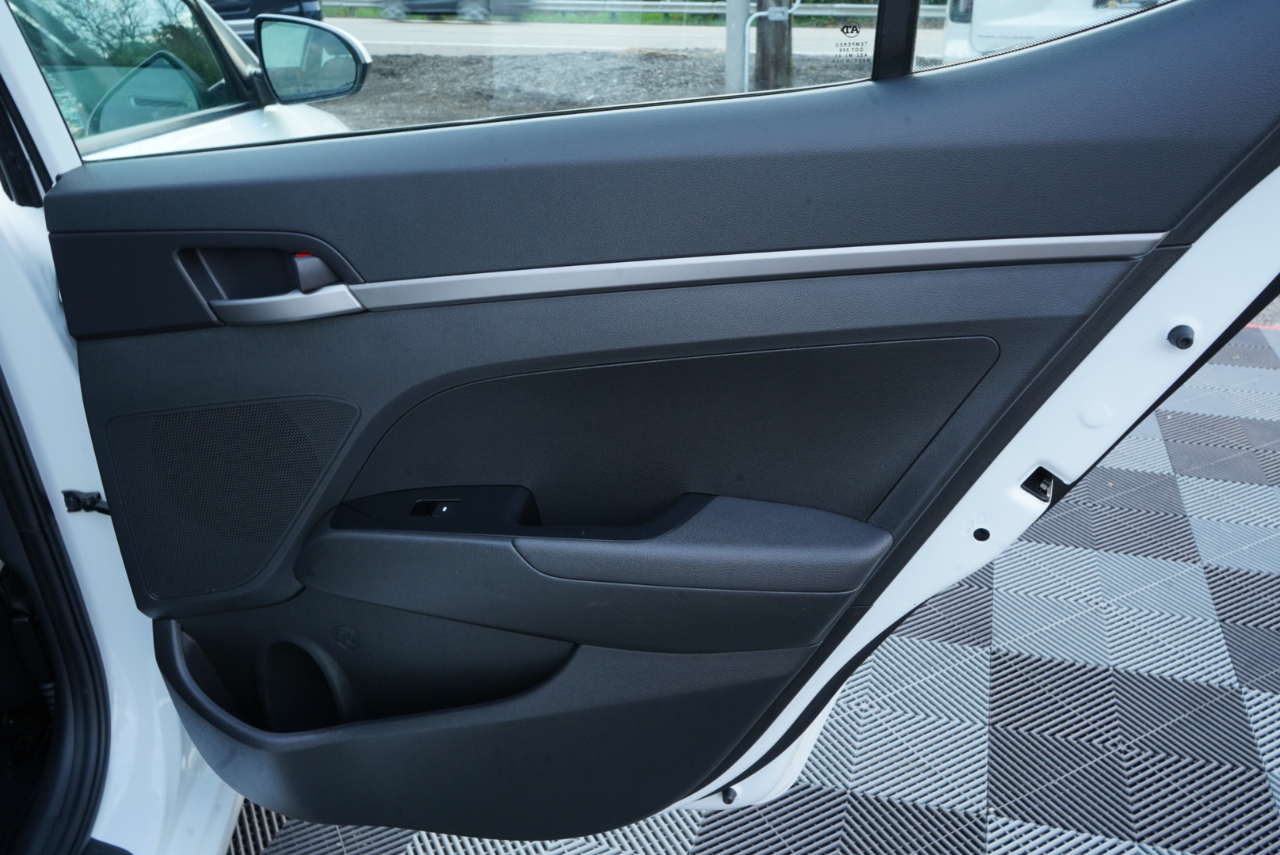 Hyundai Elantra  2018