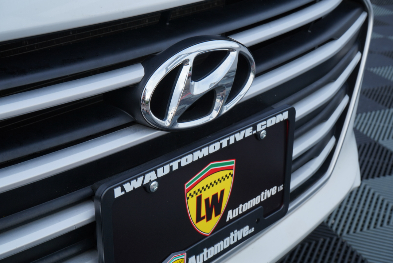 Hyundai Elantra  2018