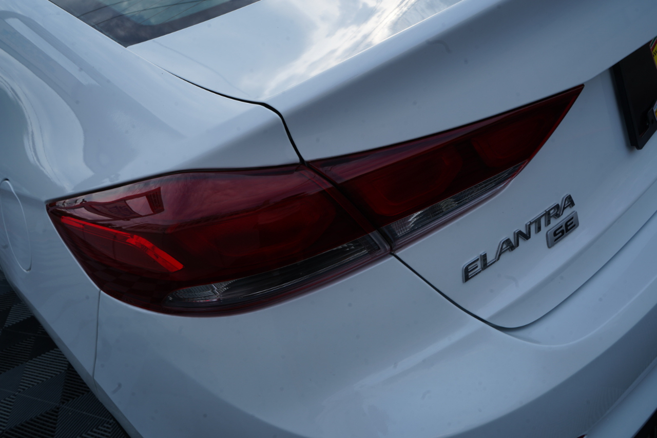 Hyundai Elantra  2018