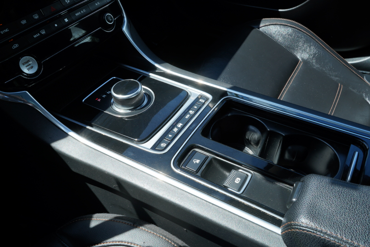 Jaguar XE 20d Prestige AWD 2018