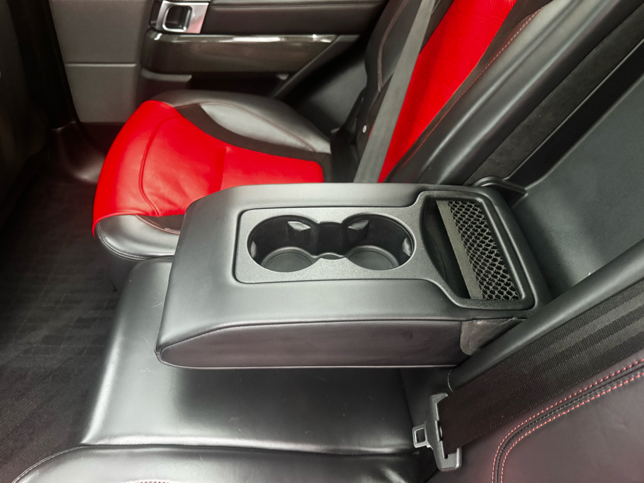 Land Rover Range Rover Sport V8 Supercharged SVR 2019