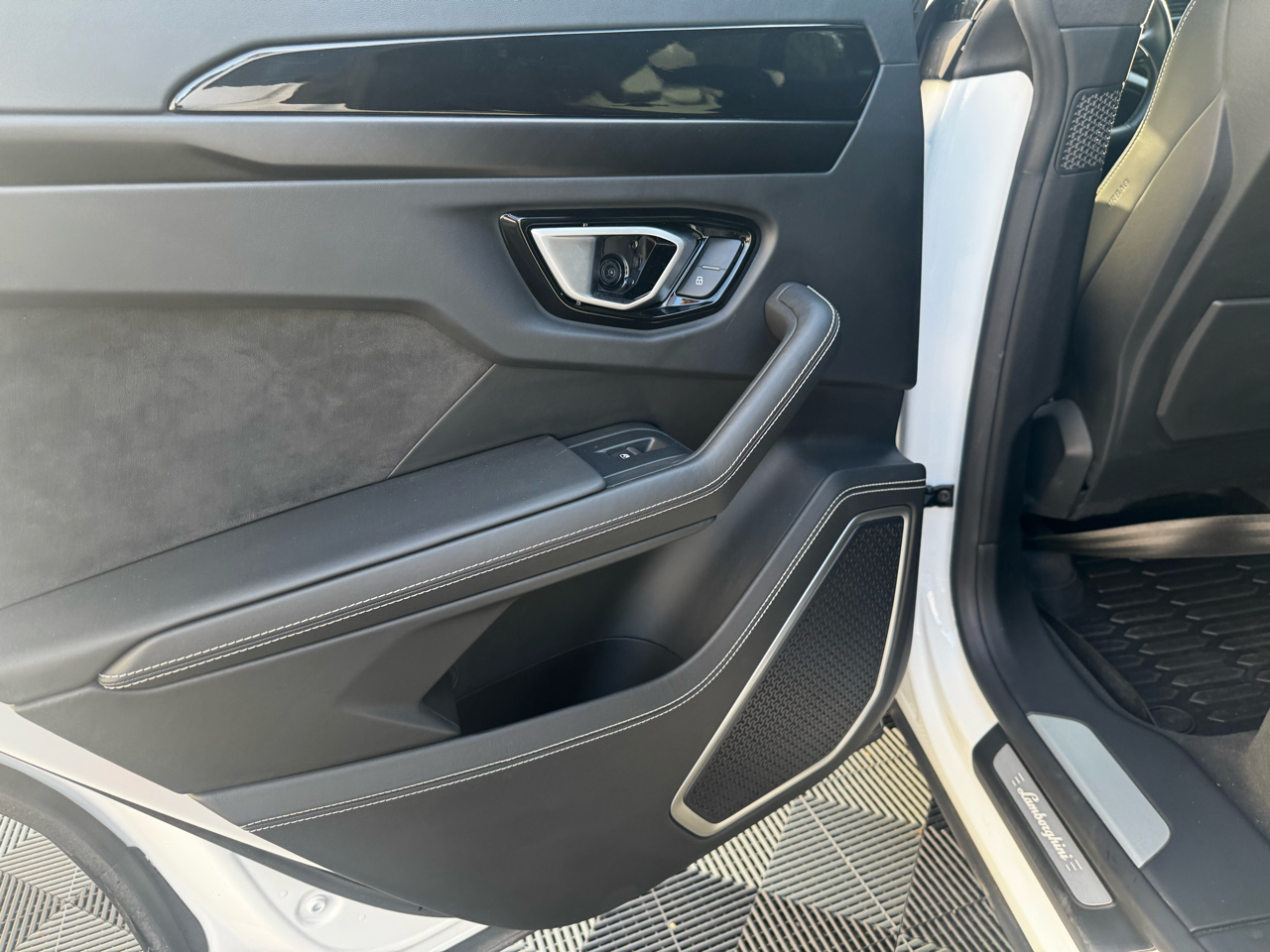 Lamborghini Urus AWD 2022