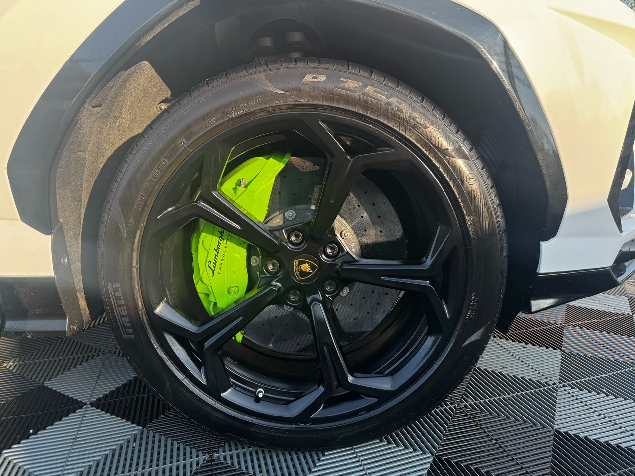 Lamborghini Urus AWD 2022