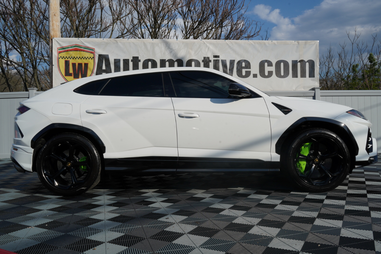 Lamborghini Urus AWD 2022