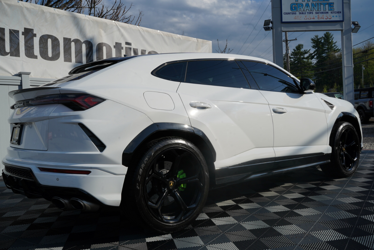 Lamborghini Urus AWD 2022