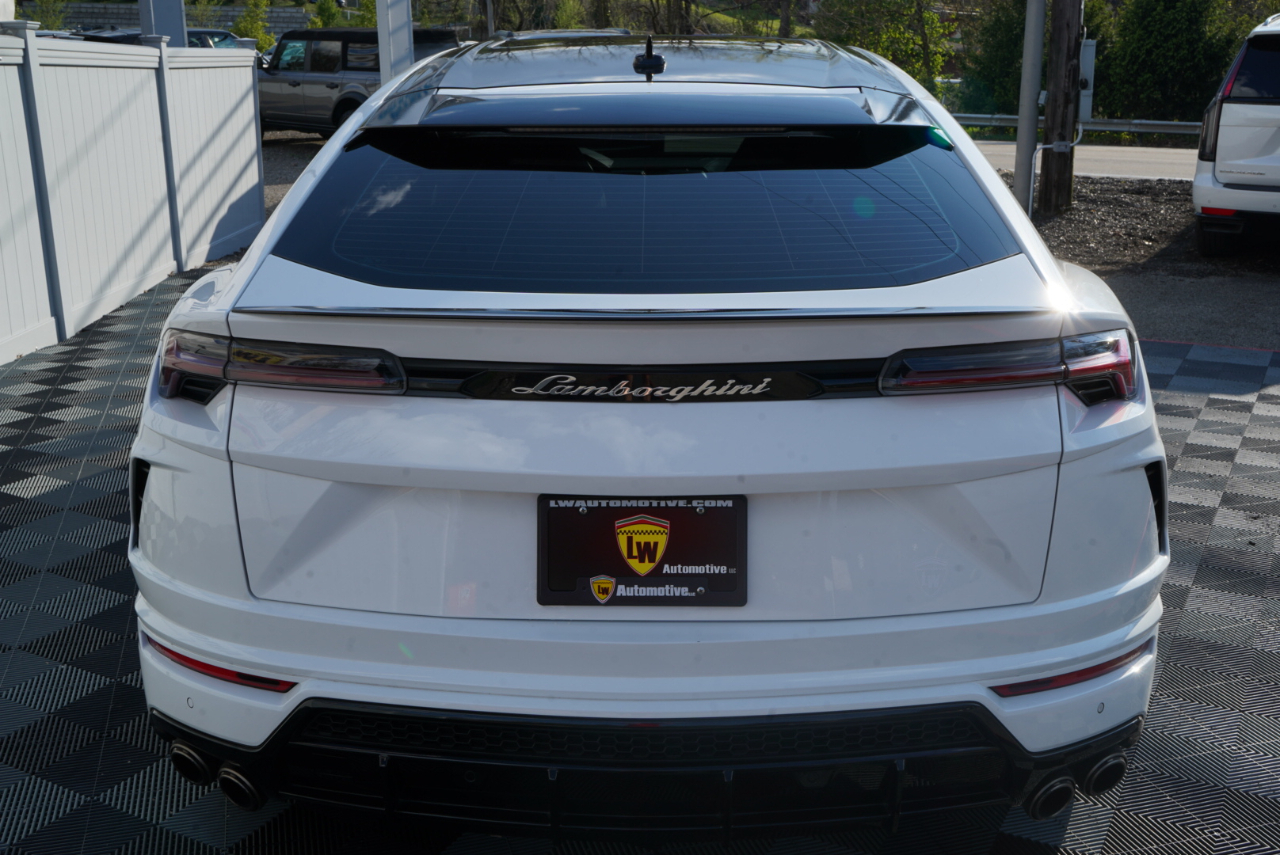Lamborghini Urus AWD 2022