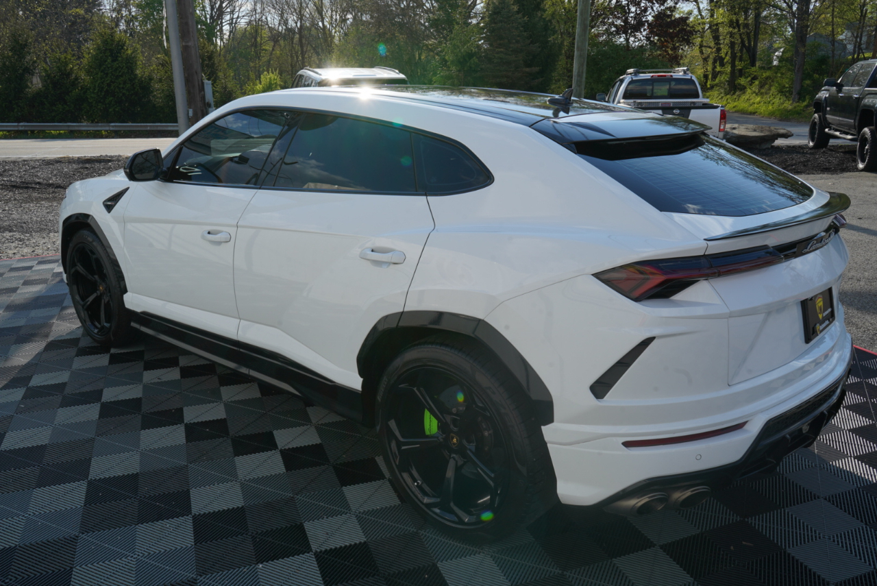 Lamborghini Urus AWD 2022