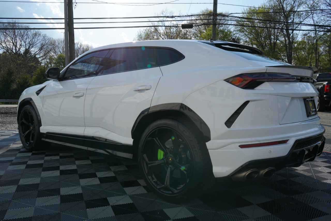 Lamborghini Urus AWD 2022