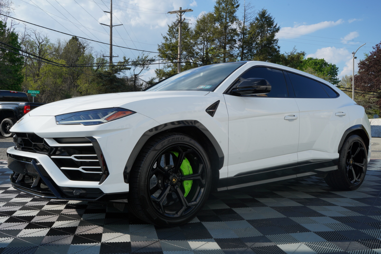 Lamborghini Urus AWD 2022