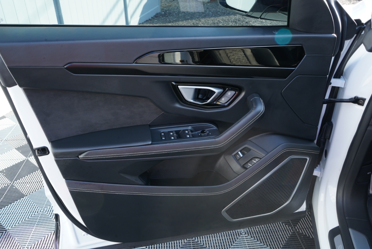 Lamborghini Urus AWD 2022