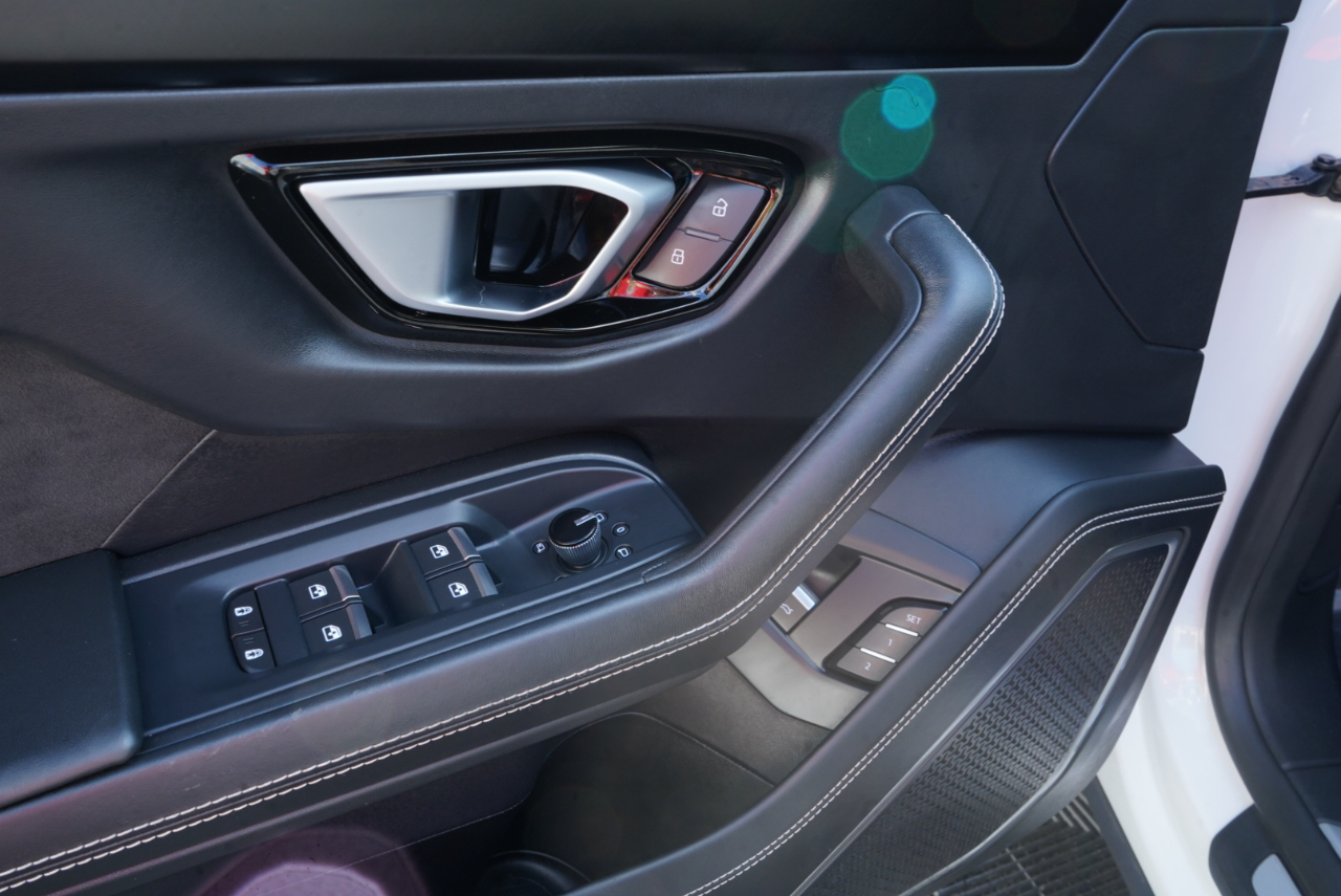 Lamborghini Urus AWD 2022