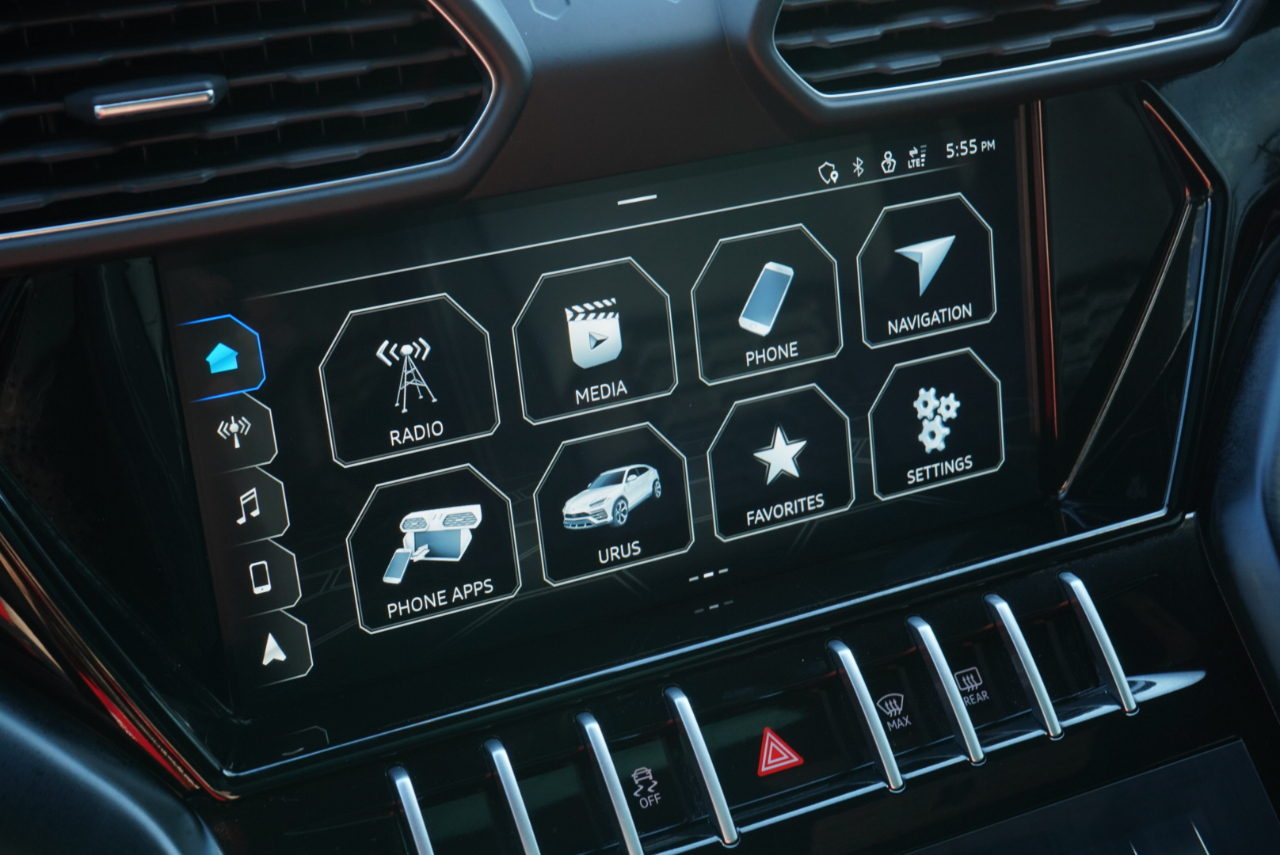 Lamborghini Urus AWD 2022