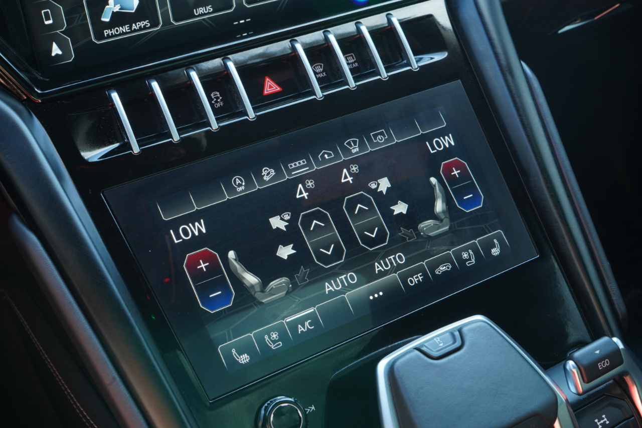 Lamborghini Urus AWD 2022