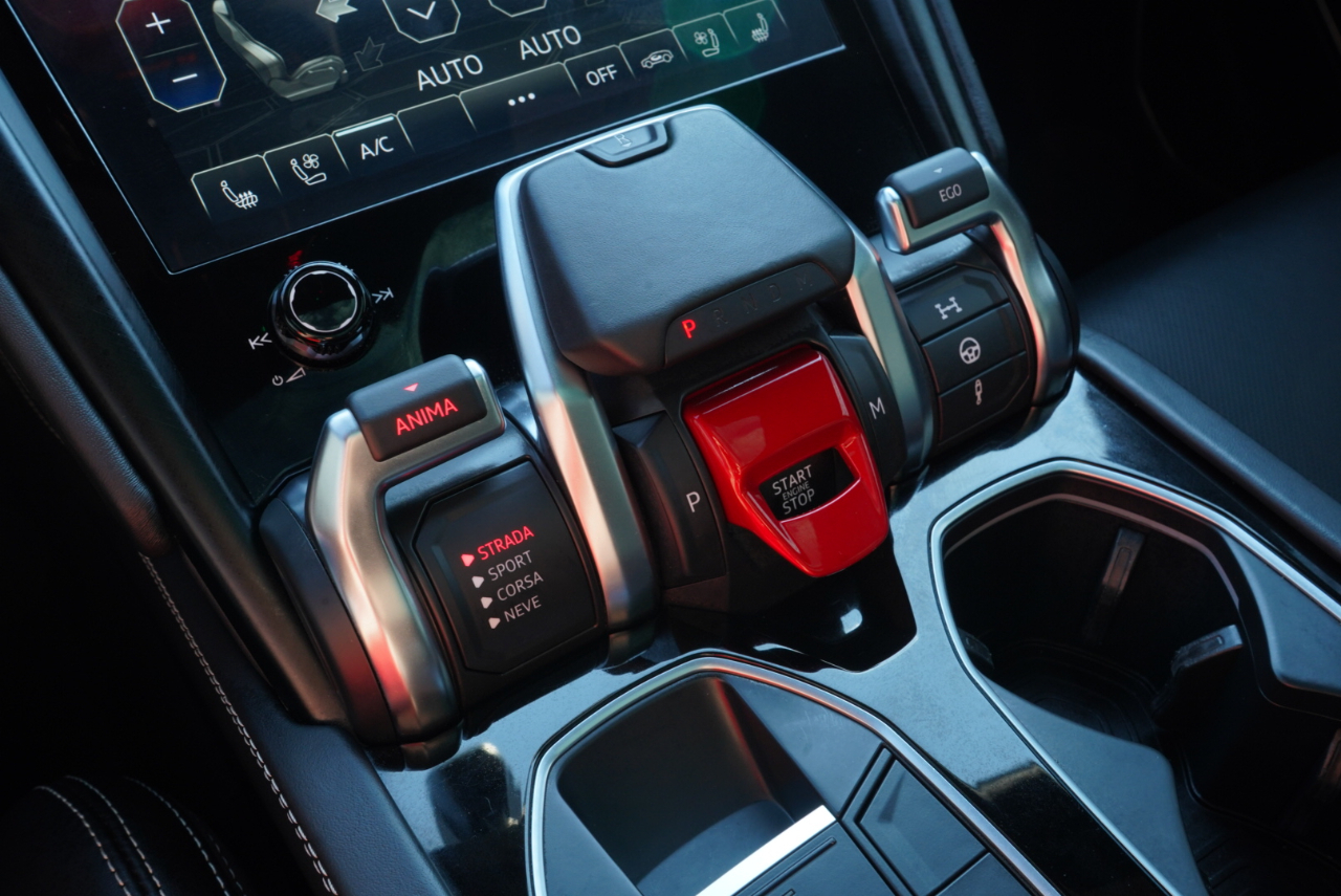 Lamborghini Urus AWD 2022