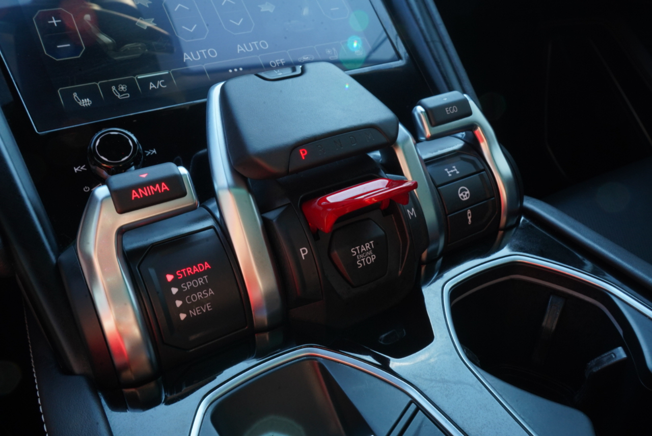 Lamborghini Urus AWD 2022