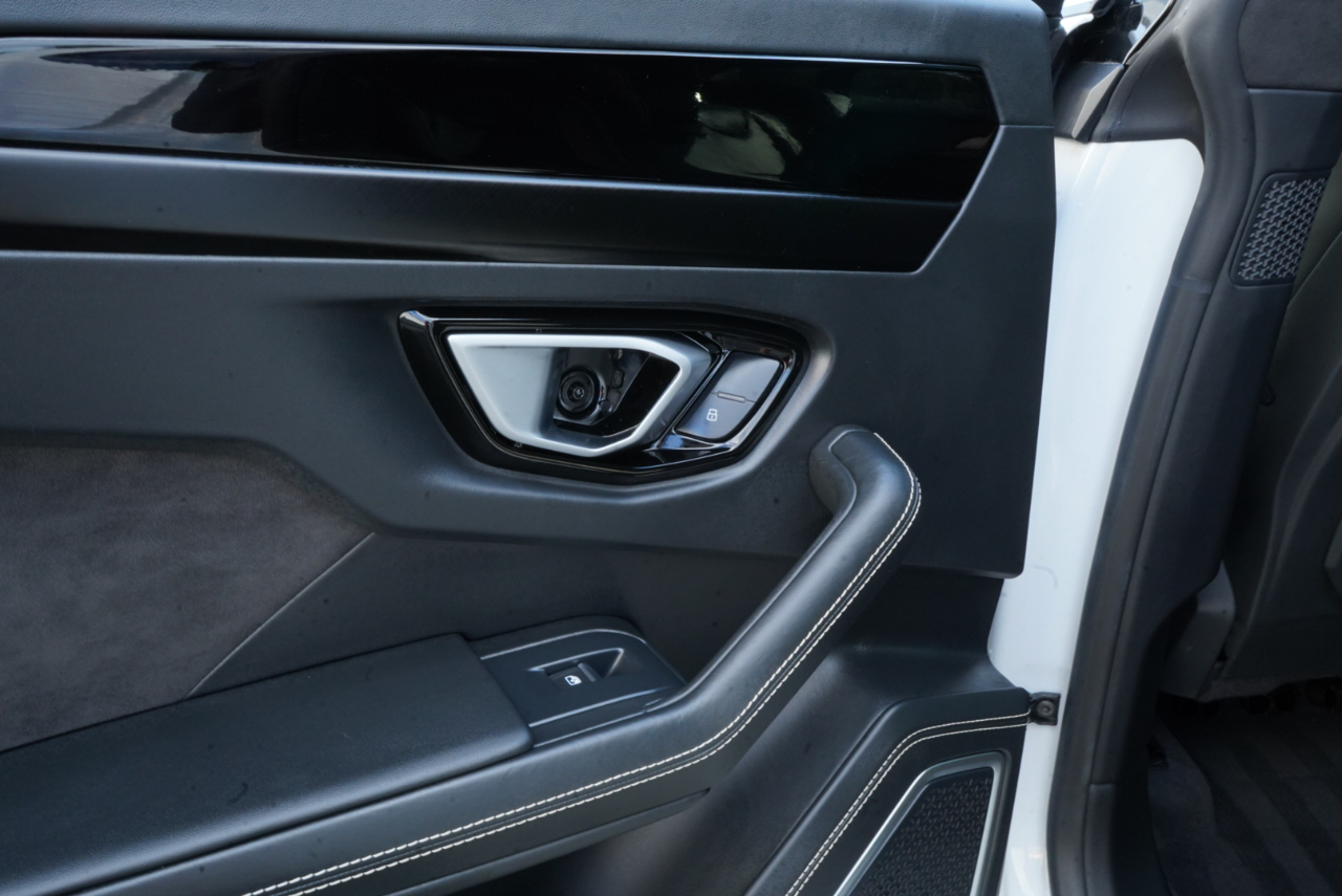 Lamborghini Urus AWD 2022