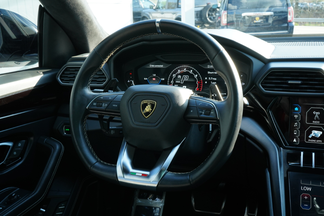 Lamborghini Urus AWD 2022