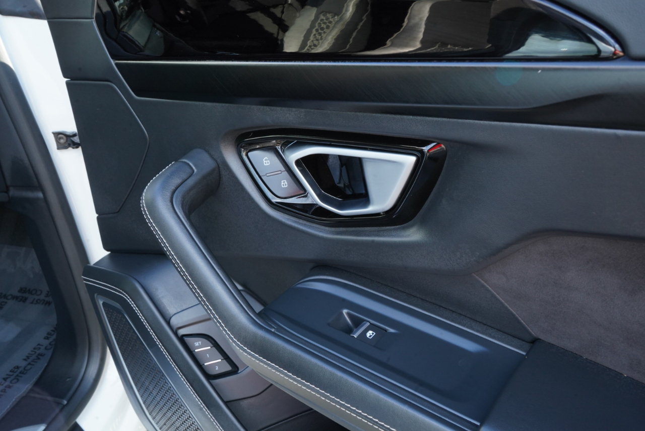 Lamborghini Urus AWD 2022