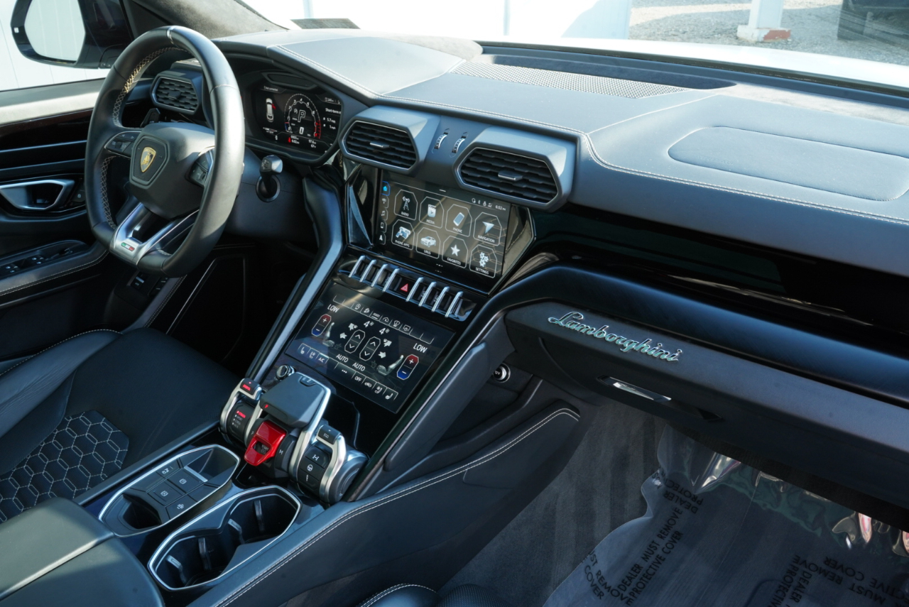 Lamborghini Urus AWD 2022