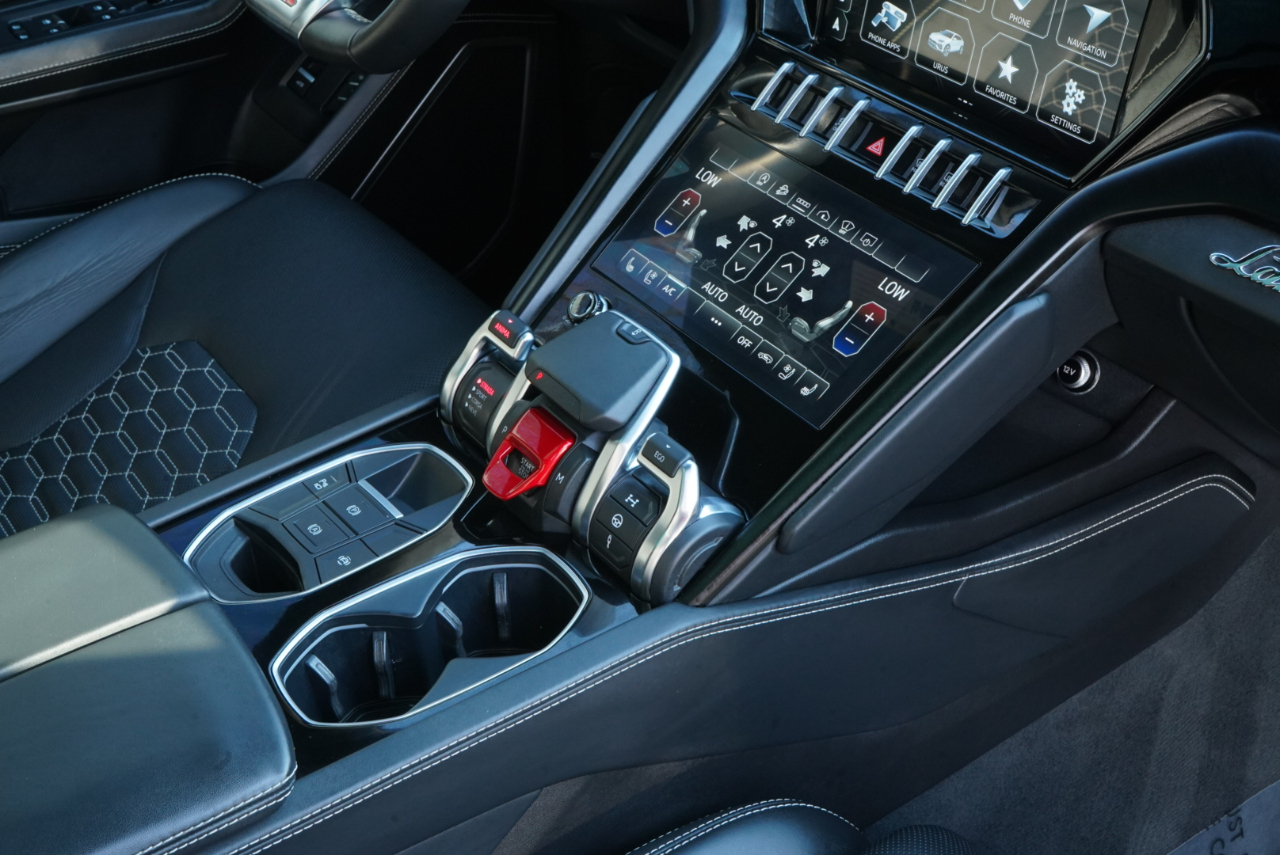 Lamborghini Urus AWD 2022