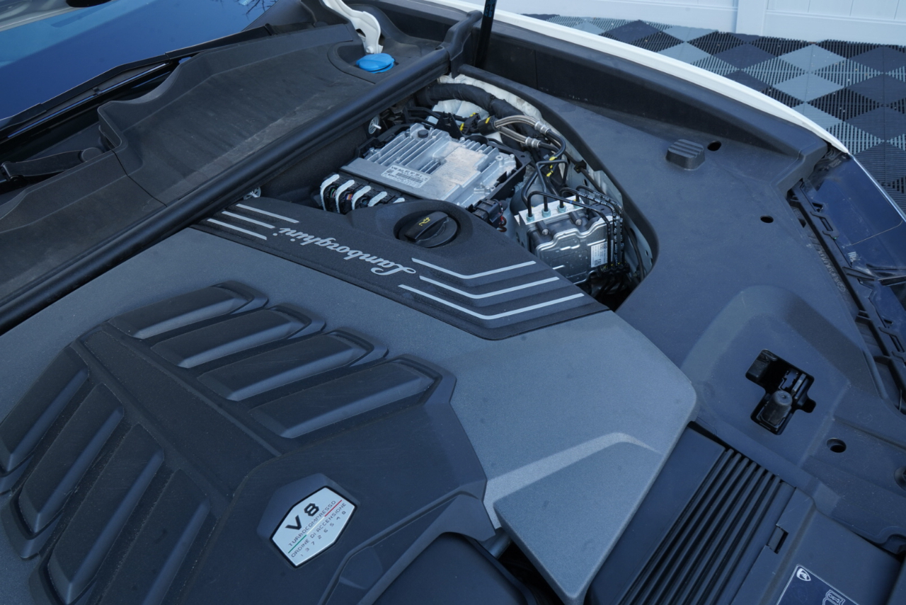 Lamborghini Urus AWD 2022