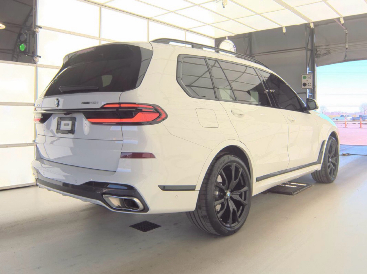 BMW X7 xDrive40i Sports Activity Vehicle 2024