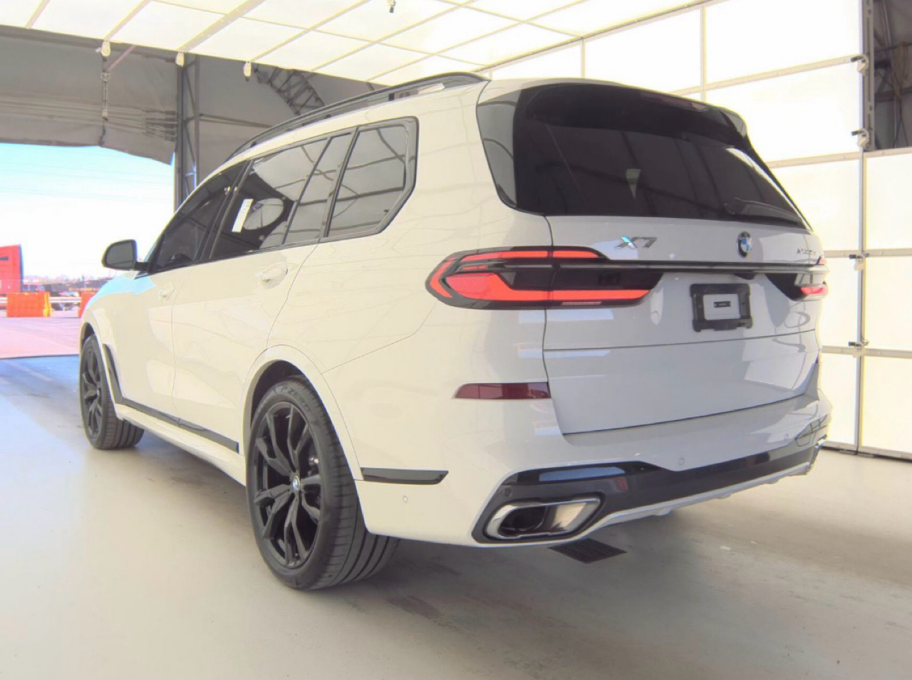 BMW X7 xDrive40i Sports Activity Vehicle 2024