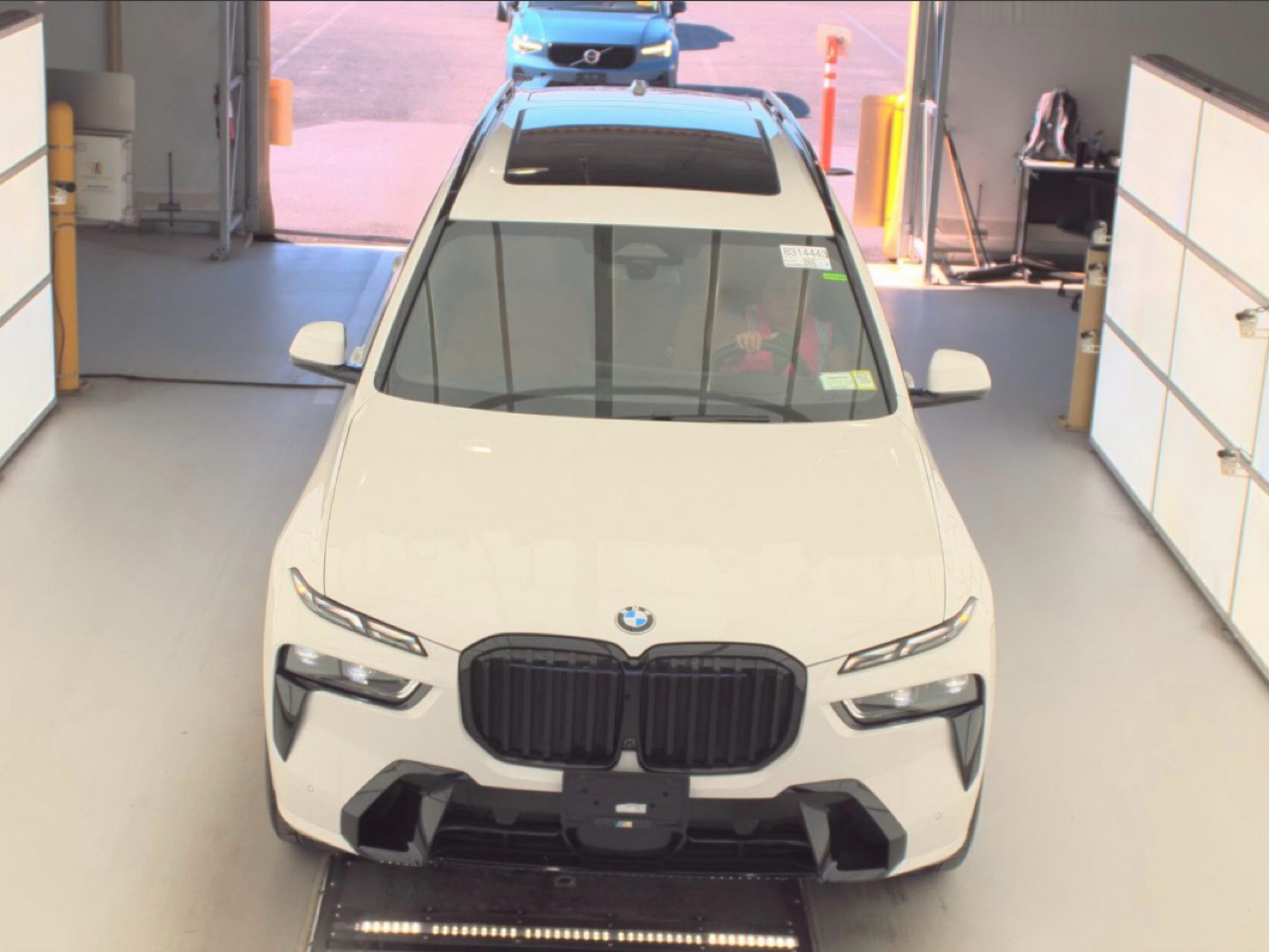 BMW X7 xDrive40i Sports Activity Vehicle 2024