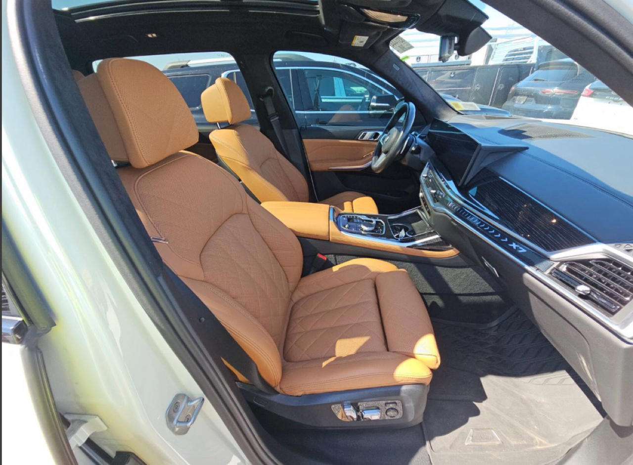 BMW X7 xDrive40i Sports Activity Vehicle 2024