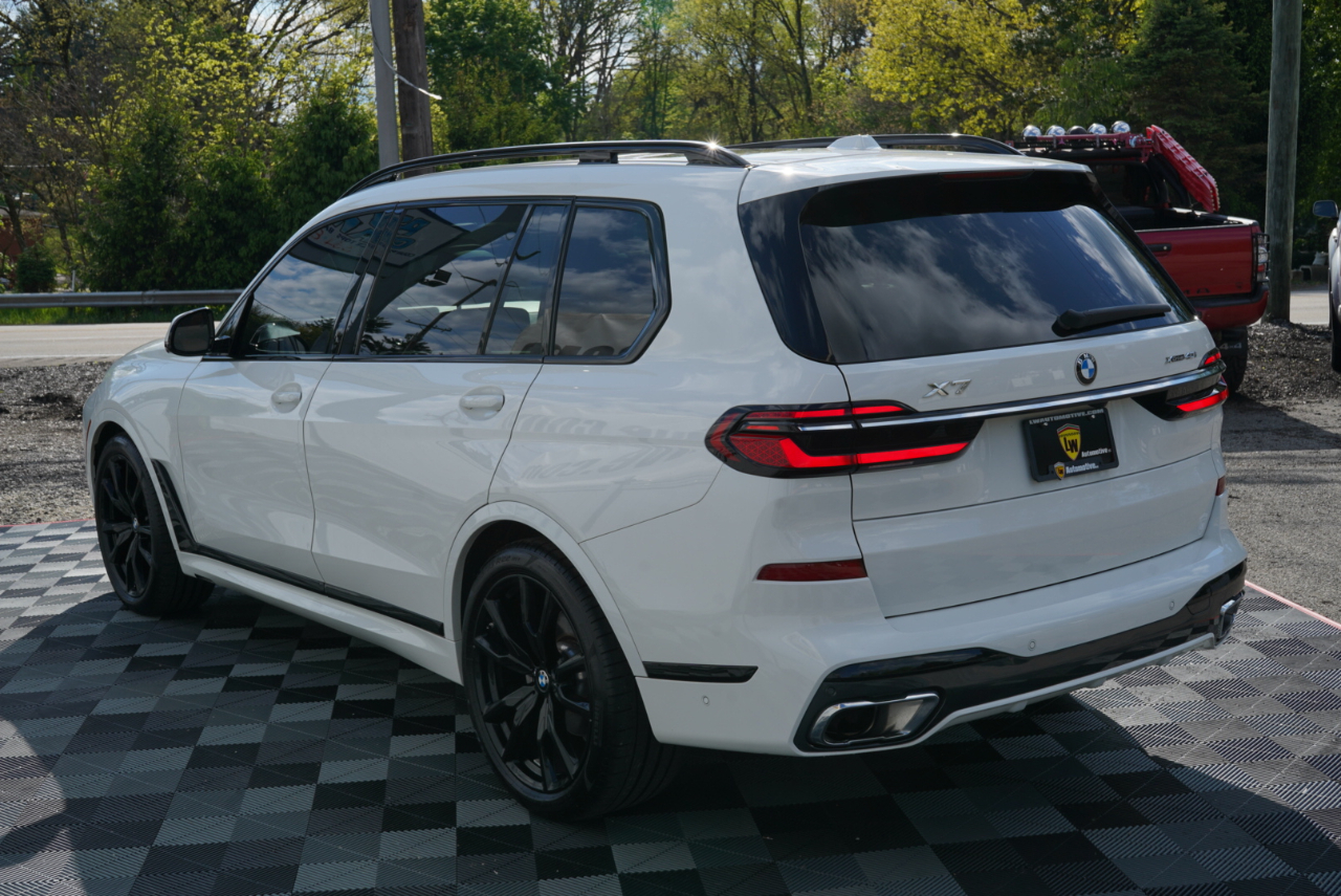 BMW X7 xDrive40i Sports Activity Vehicle 2024