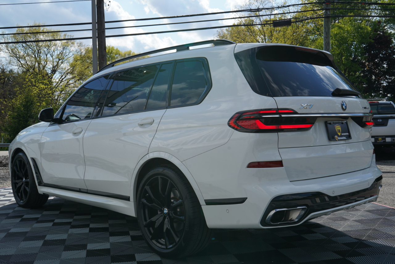 BMW X7 xDrive40i Sports Activity Vehicle 2024