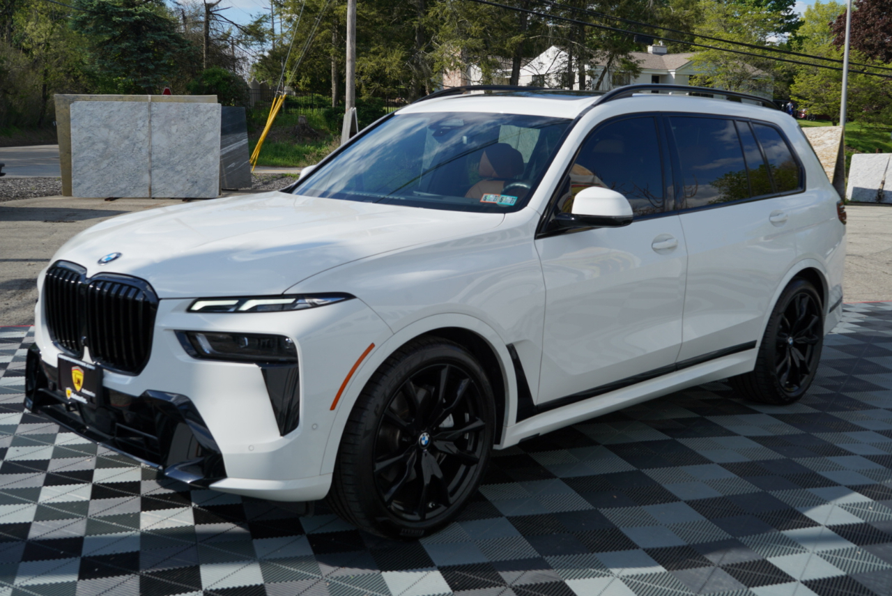 BMW X7 xDrive40i Sports Activity Vehicle 2024