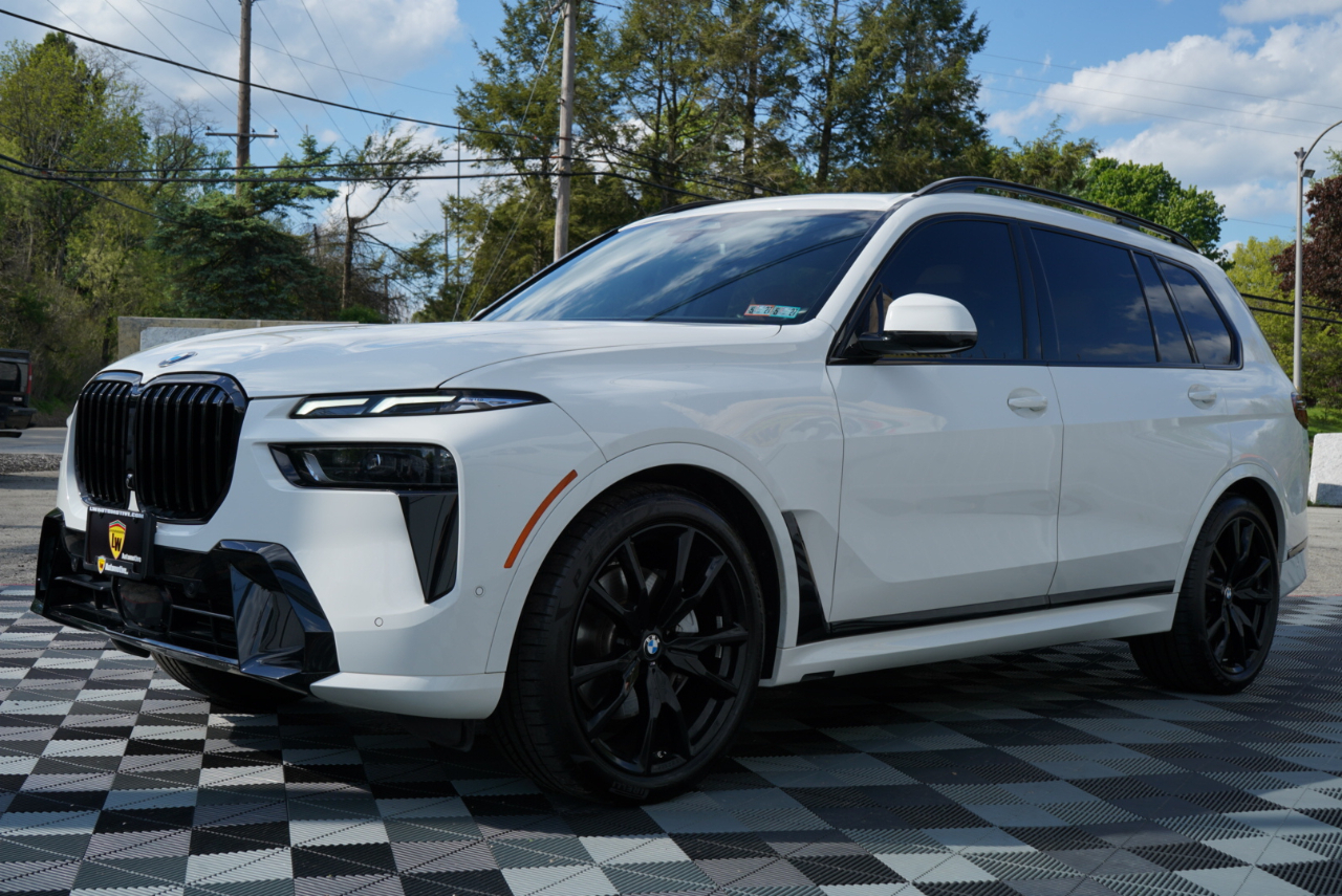 BMW X7 xDrive40i Sports Activity Vehicle 2024