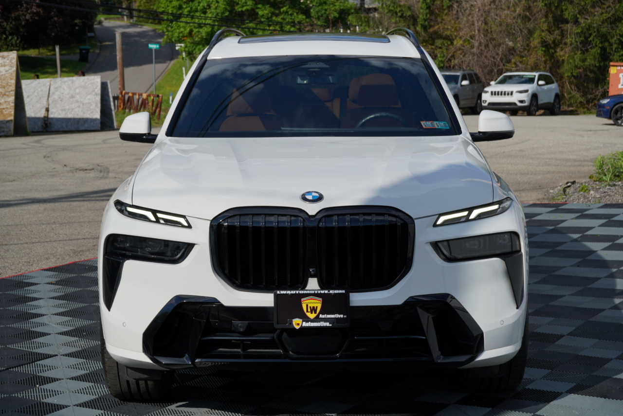 BMW X7 xDrive40i Sports Activity Vehicle 2024