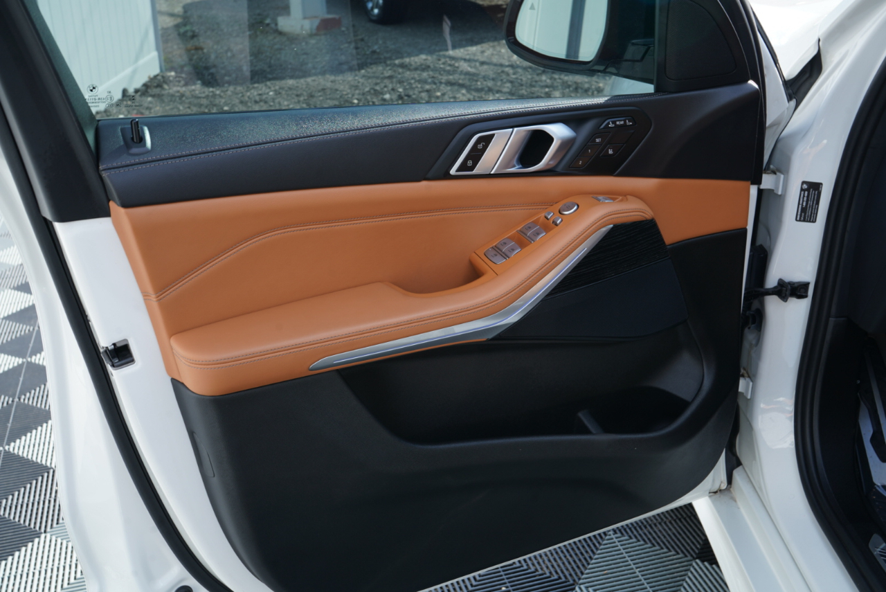 BMW X7 xDrive40i Sports Activity Vehicle 2024