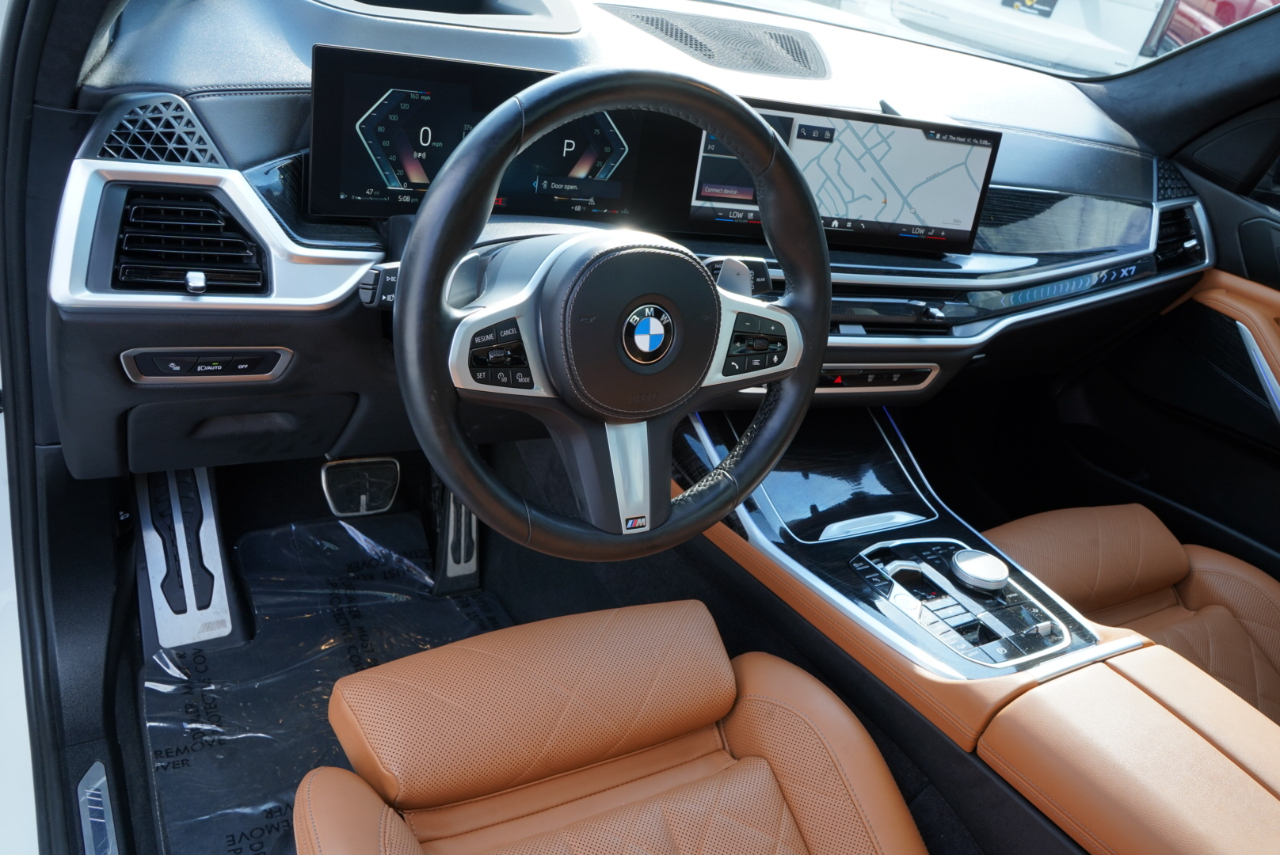 BMW X7 xDrive40i Sports Activity Vehicle 2024