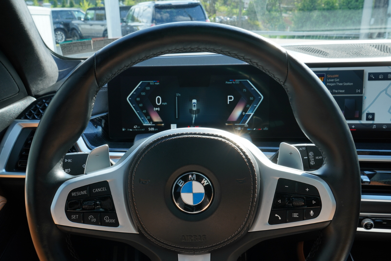 BMW X7 xDrive40i Sports Activity Vehicle 2024
