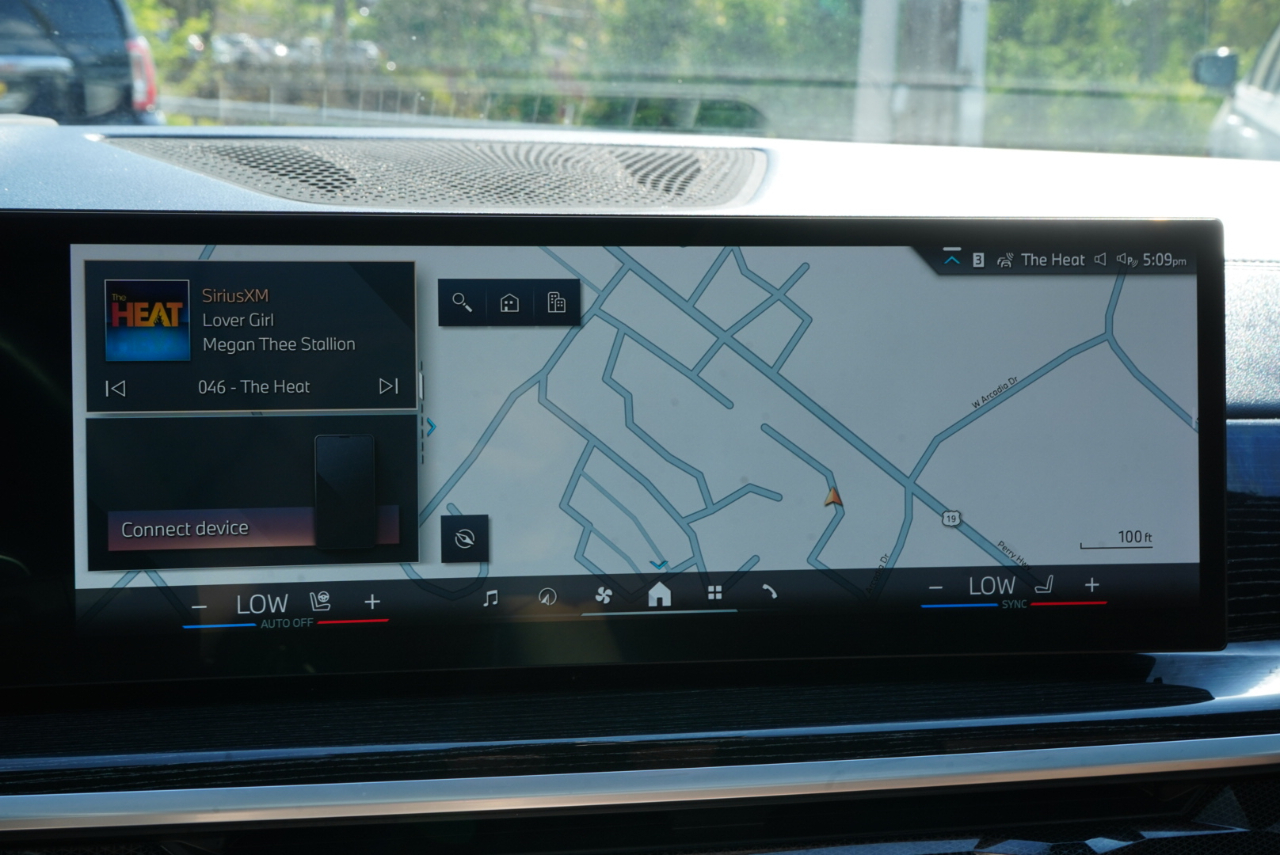 BMW X7 xDrive40i Sports Activity Vehicle 2024