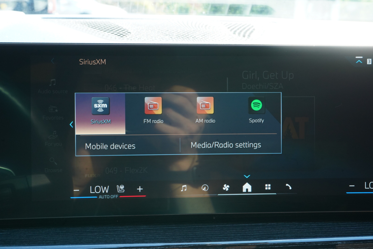 BMW X7 xDrive40i Sports Activity Vehicle 2024