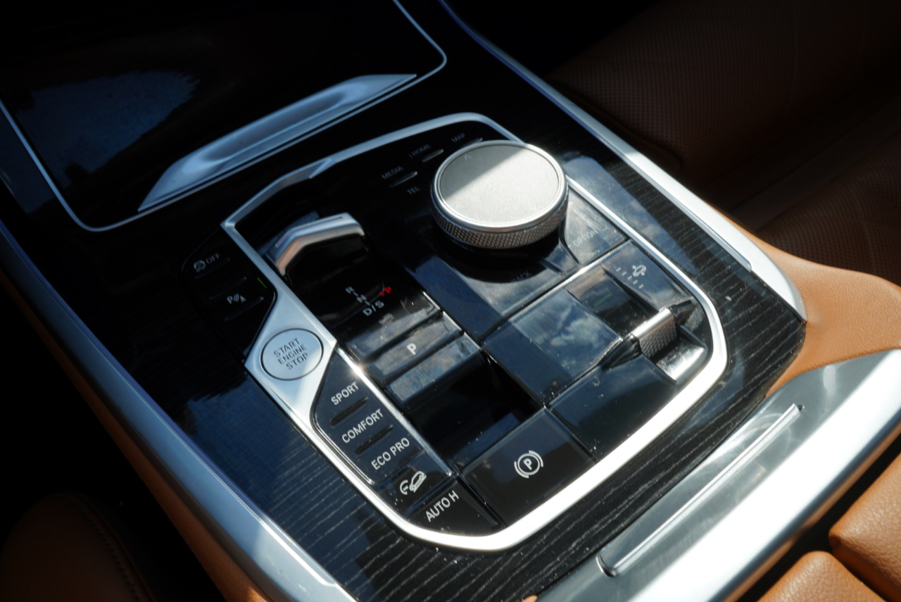 BMW X7 xDrive40i Sports Activity Vehicle 2024
