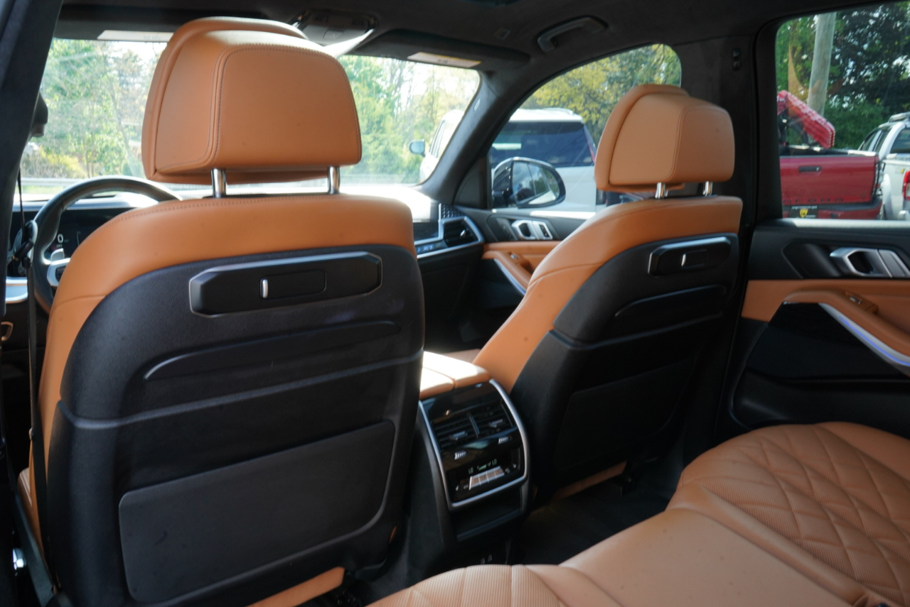 BMW X7 xDrive40i Sports Activity Vehicle 2024