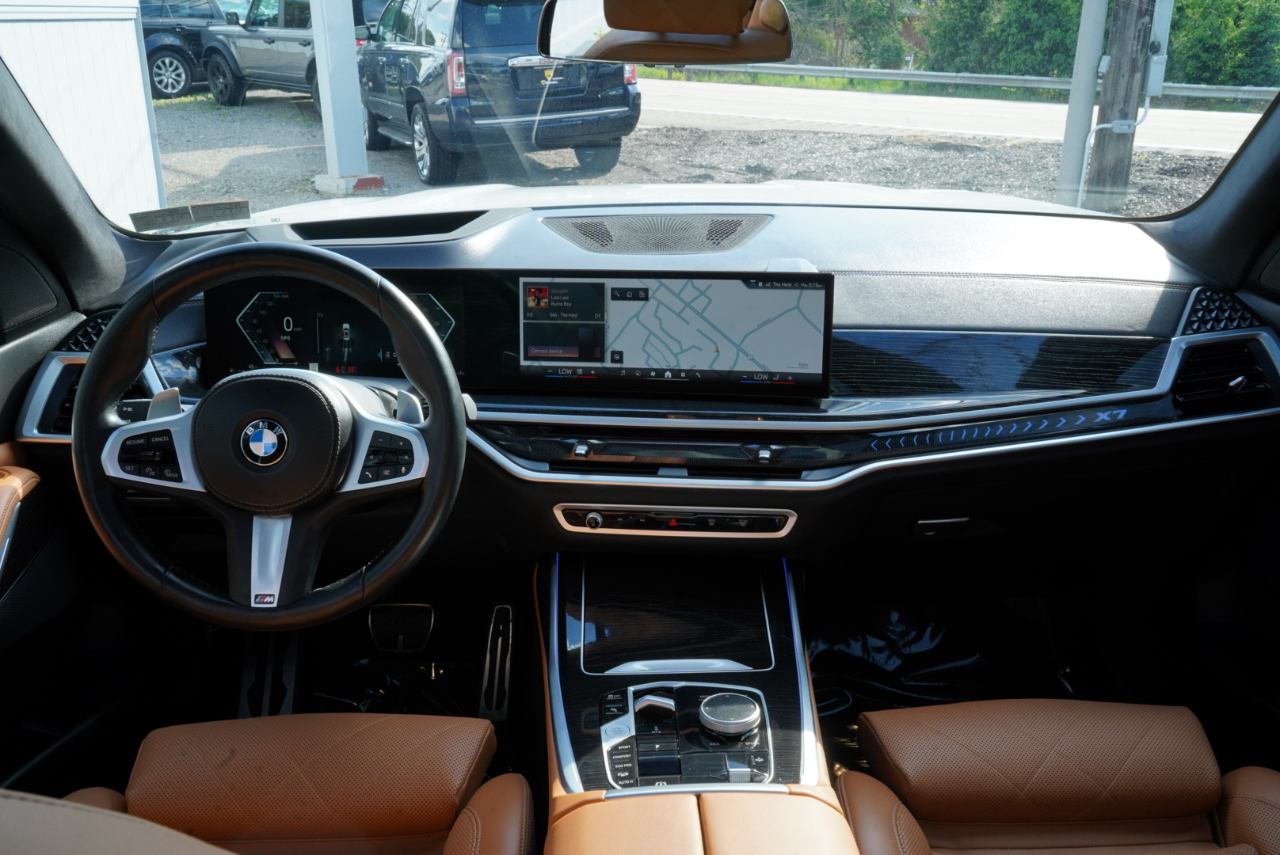 BMW X7 xDrive40i Sports Activity Vehicle 2024