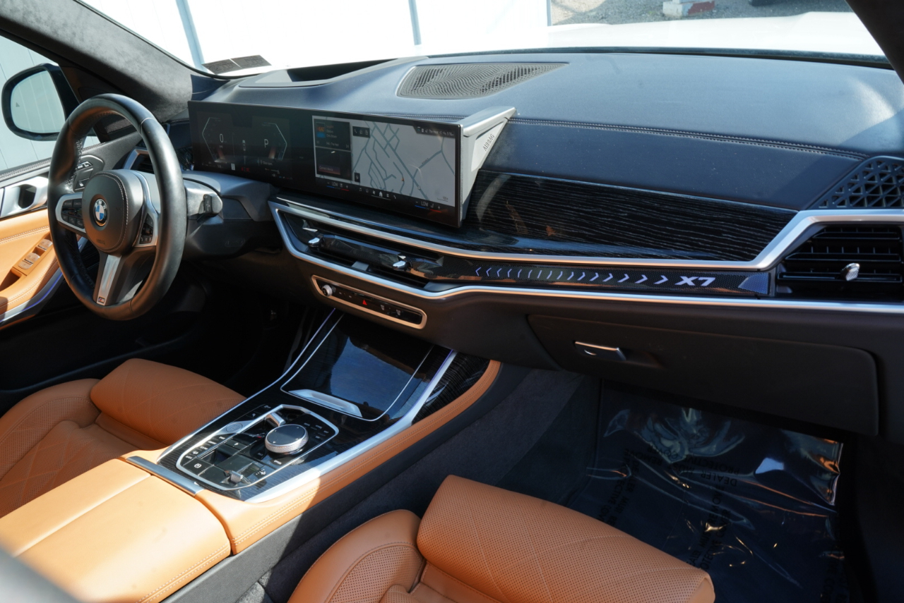 BMW X7 xDrive40i Sports Activity Vehicle 2024