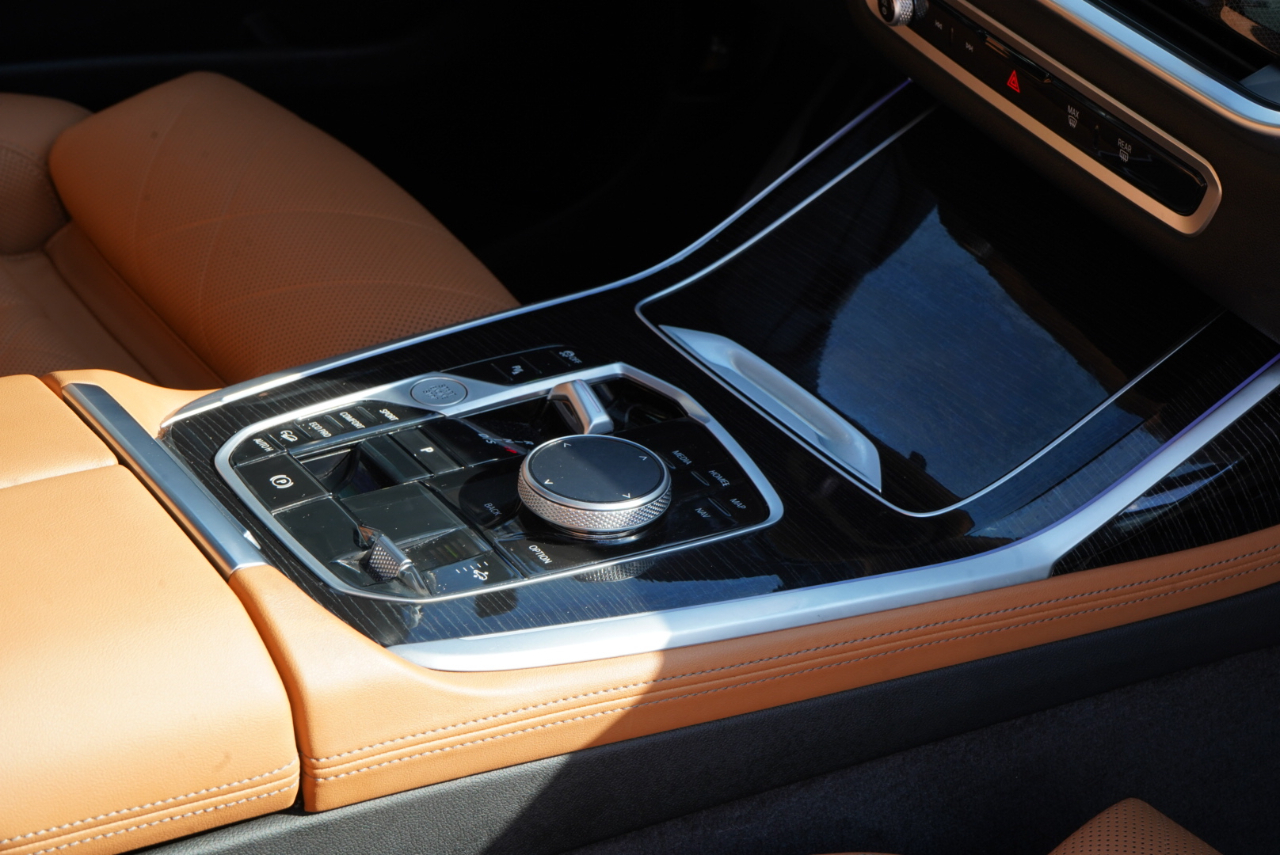 BMW X7 xDrive40i Sports Activity Vehicle 2024