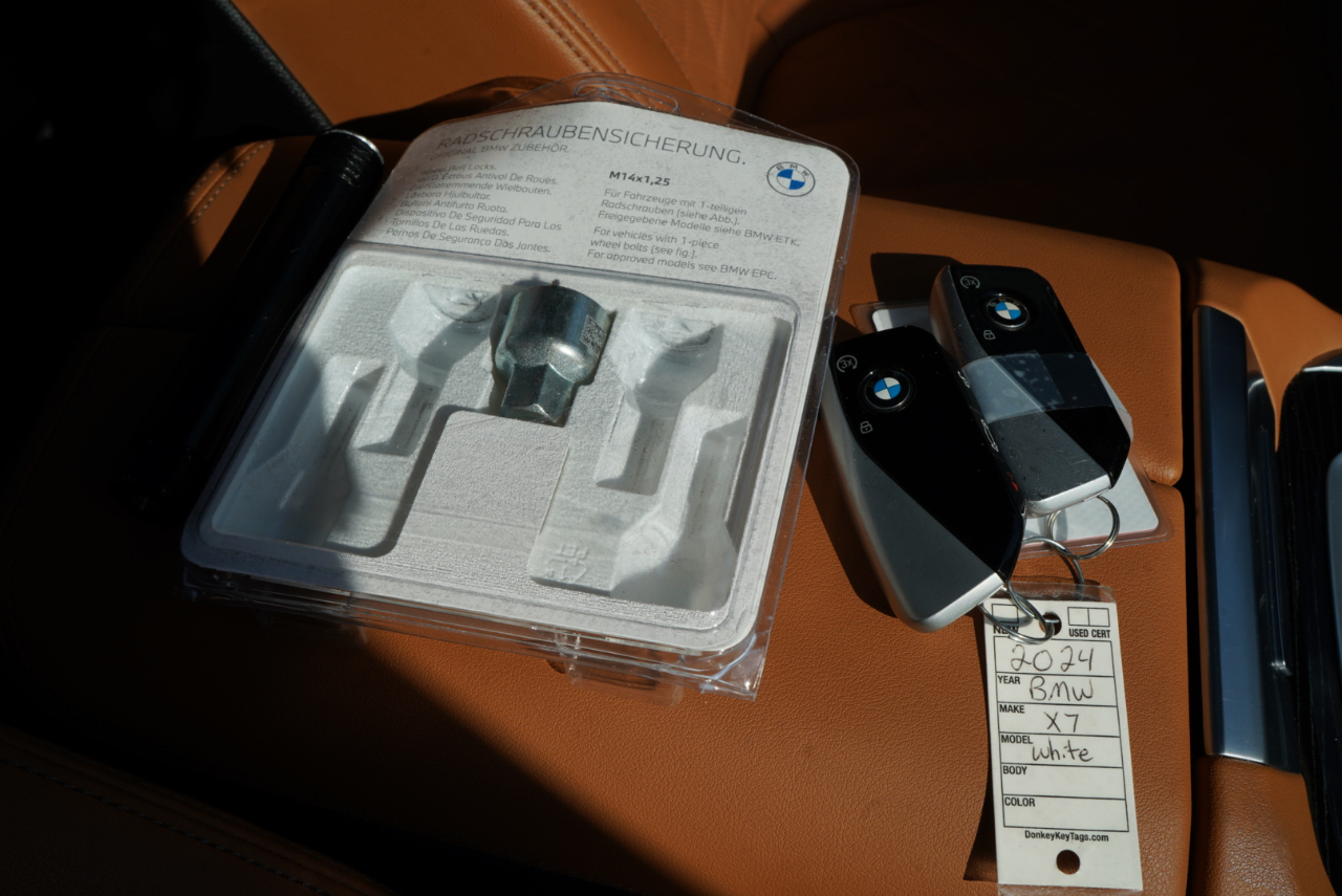 BMW X7 xDrive40i Sports Activity Vehicle 2024