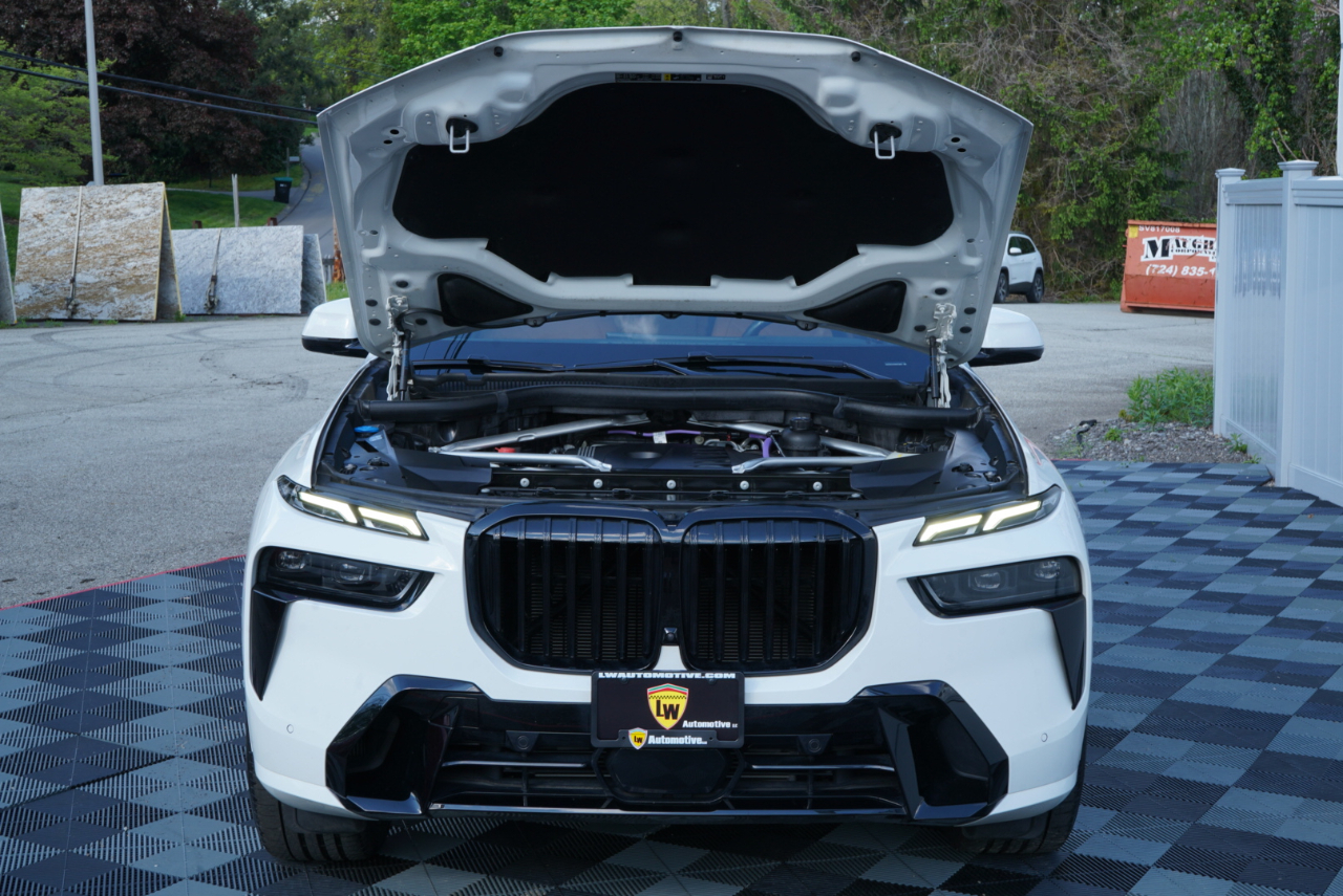 BMW X7 xDrive40i Sports Activity Vehicle 2024