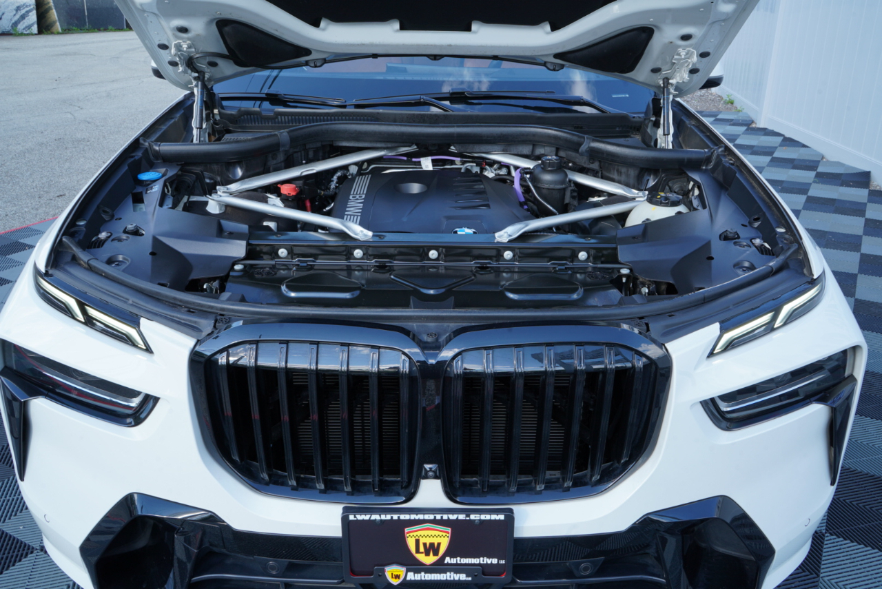 BMW X7 xDrive40i Sports Activity Vehicle 2024