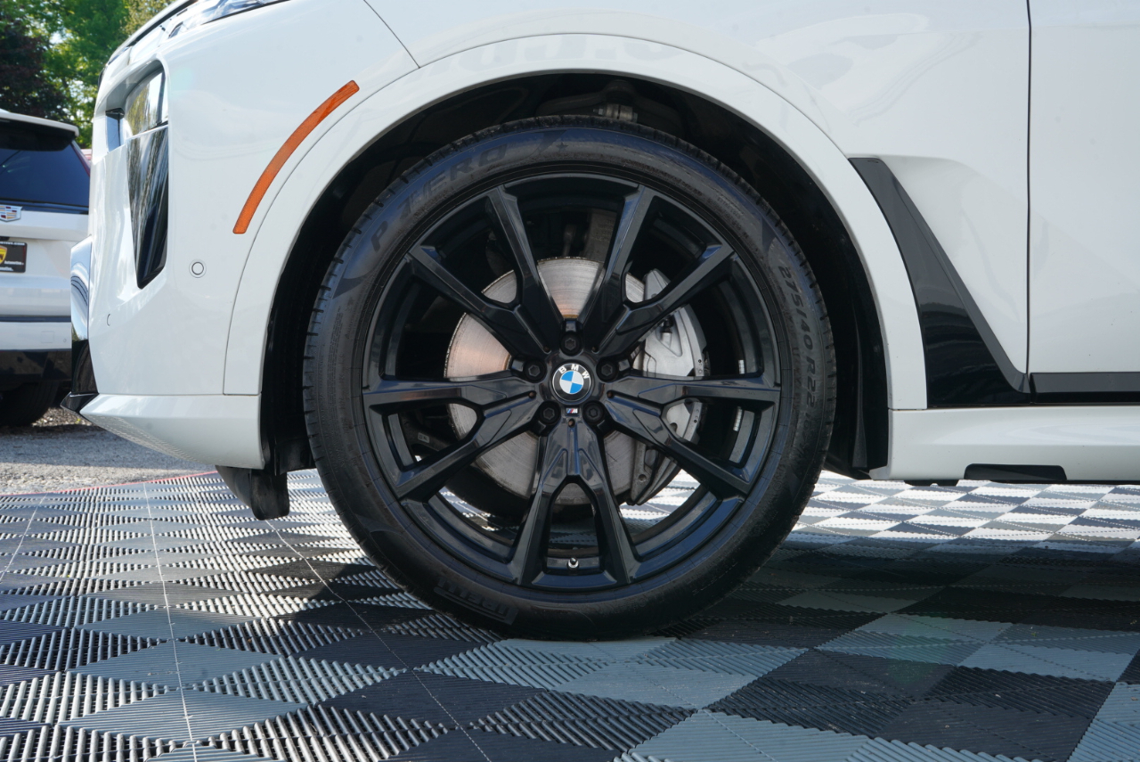 BMW X7 xDrive40i Sports Activity Vehicle 2024