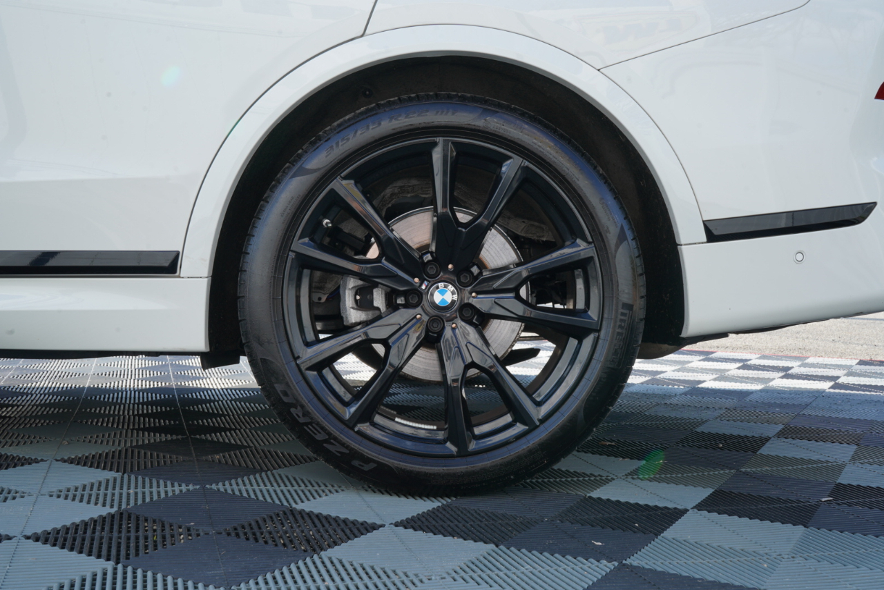 BMW X7 xDrive40i Sports Activity Vehicle 2024